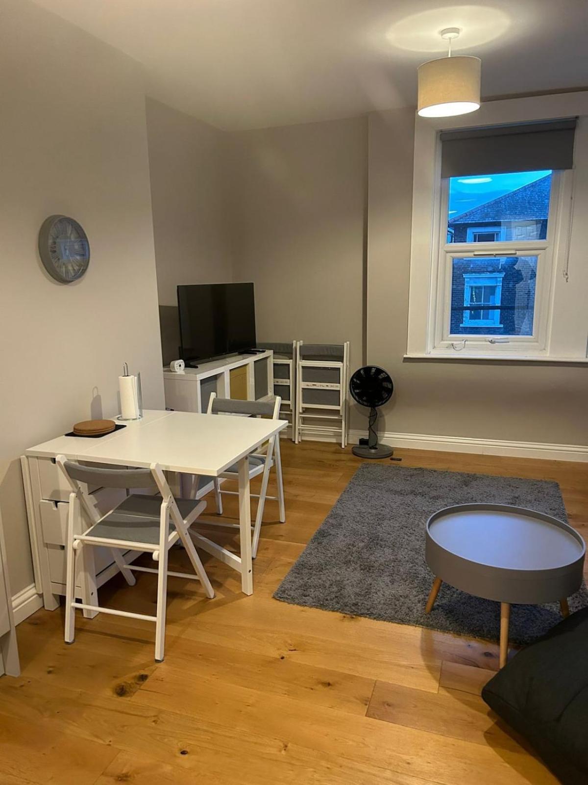 Appartamento Forest Hill 1-bed 2 Mins Station Londra