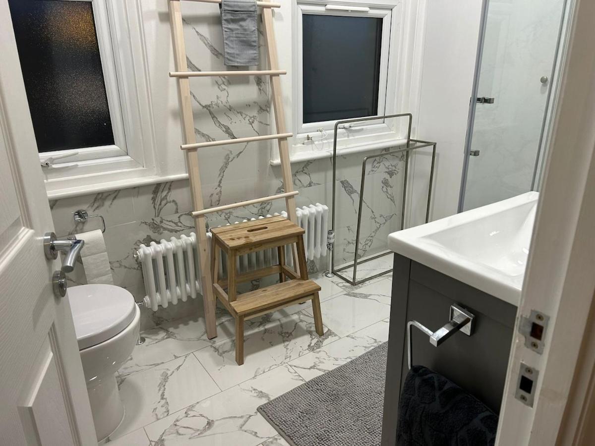 Appartamento Forest Hill 1-bed 2 Mins Station *
